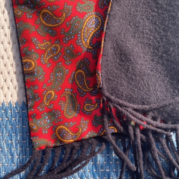 Vintage Burberry 2 sided 💯% Silk Paisley SCARF backed W/ wool/cash EUC🔥Must 👀 - Picture 10 of 17